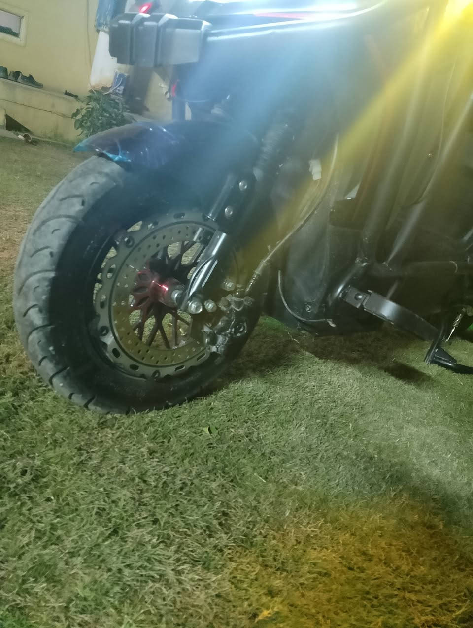 سلام عليكم دراجه شحن للبيع نوع الماسه الشبح 6 بطاريات و 4 نمرات مستخدم شي قليل السعر 700 وبي مجال المكان الرمادي *********** موجود واتساب
