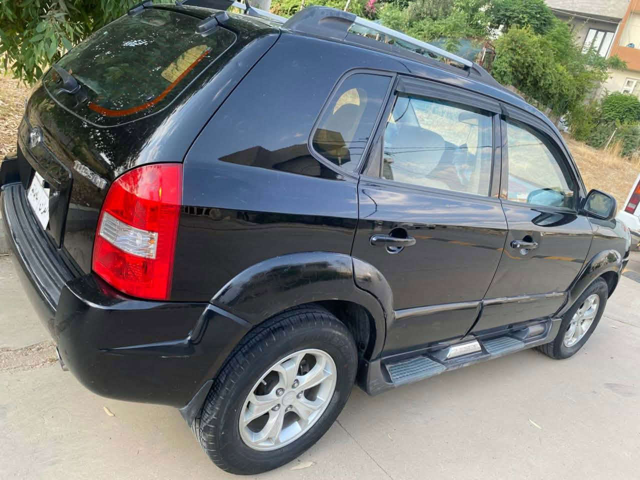 هۆندا (هیۆندای) تۆکسۆن مۆدێل: 2009 کڵین بێ بۆ بۆیاخ ڕۆیشتن: 200,000 km مەکینە، گێڕ و تەبرید (سارد و گەرم) بەشەرت

مواسەفات:
شاشە و کامێرا
ABS
وێڵ کرۆم
باری دەدەن و بۆیاخ:
پێش و پشتی کەپسە (بێ دەعم، بێ لێدراو، بێ بۆیاخ و بێ پارچە گۆڕاو).
دوو شوێنی قوپاوی بچوکی هەیە کە دیار نییە، لەگەڵ کەمێک شوێنەواری تەرزە.
سەنەوی: 1 ساڵ ڕێپێدانی ماوە (تەحویل و غەرامە بەشەرت
سعری (88)قفڵ
بۆ پەیوەندی /***********
