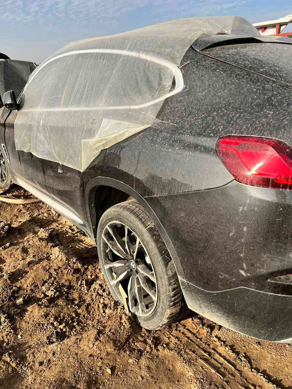 السلام عليكم الله يجفيكم شر الحوادث
Bm x4 2021
للبيع على حادثها السياره فول مواصفات للاستفسار الاتصال :***********
