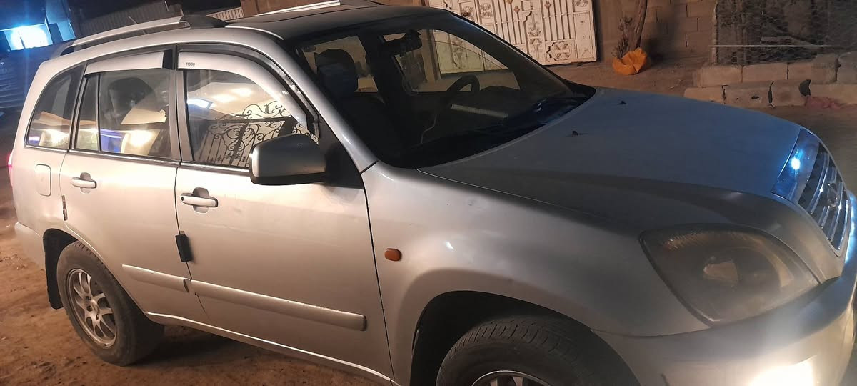 السلام عليكم شيري تيكو للبيع م/٢٠١٢ بسمي ماشيه/١٠٦ لون رصاصي رقم انكليزي بسمي السياره جاهزه كير ومكينه جيده جدا تبريد وتدفئه دوشمه جديده صدره جيد السعر /٥٨/وبيهه مجال ملاحظة السياره مرات اتنقص مي ما اجيك اني الهاتف /***********/ بغداد
