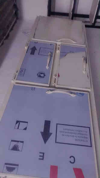 كاونتر جديد حته لاسق بي 
ويا سنك 3قطع  سعر 100
تخم نظيف 100
ثلاجه شغاله ونظيفه مابيهه زنجار 150 
كونفيره لايلون 100 جديده وشغاله والمبرده حديد 50
الطباخ مصري شغال 175 
العنوان بغداد ام الكبر والغزلان 
***********
