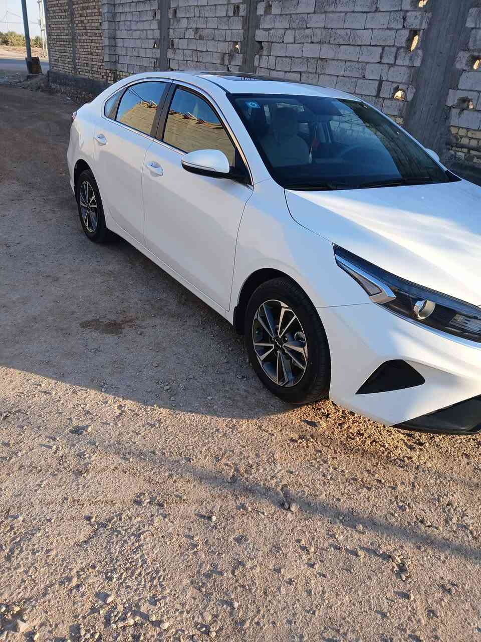 سلام عليكم
كيا سيراتو للبيع فقط 
2024 فول موصفات كفاله عامه مكينه 2000 بحاله الزيرو بسمي تحول شرط رقم نكليزي مكان السياره السماوه /الرميثه 
تفاصيل تصال   ***********
سعر 197 وبيه مجال
