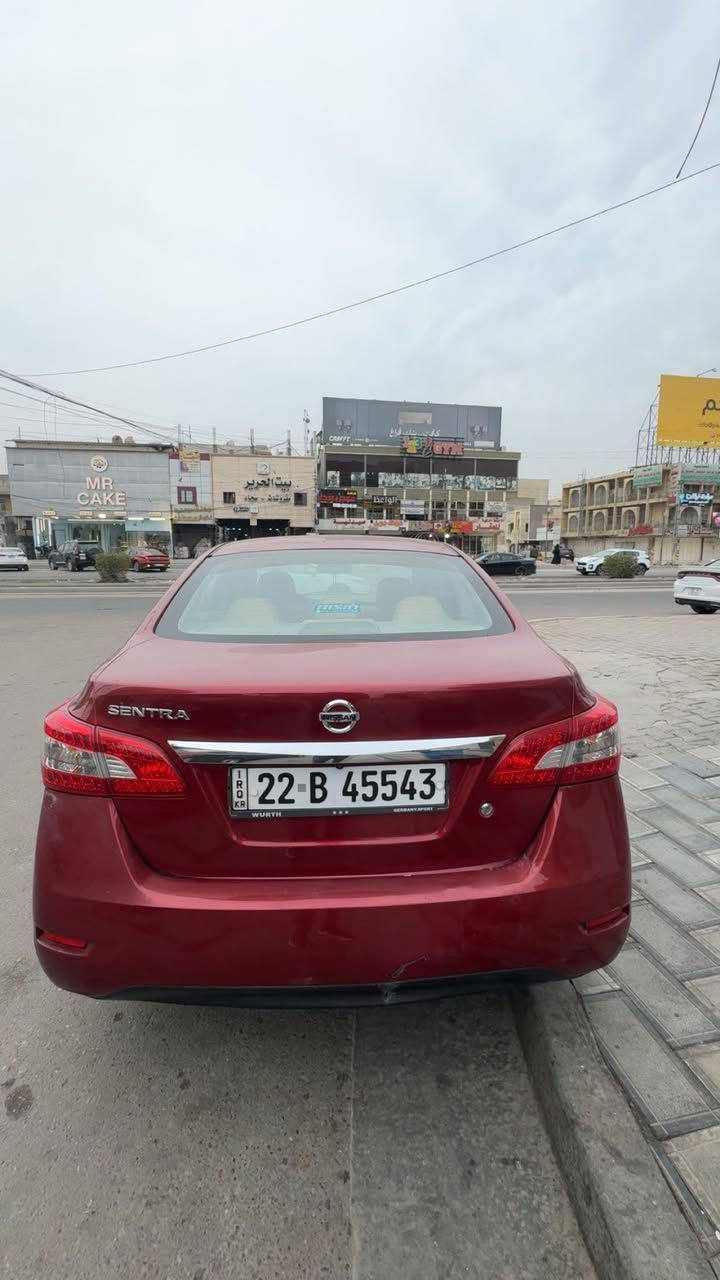 السلام عليكم
نيسان سنترا خليجي 2015 
لون ماروني 
محرك 1800 دبل نوزل ياباني اصلي 
السياره كلها كفاله كير محرك هيكل خارجي بدون ضربه فقط بارد جاملغ امامي جهة السايق وشخوط بسيطه جداً نصبتها كلش حلوه
عليها ادامه كامله صدر نوزلات بلكات جدد وقاعدة فيتبم كله جديد 
سنويه 2027 رقم اربيل تحويل ثاني يوم 
مكانها بغداد  
***********

