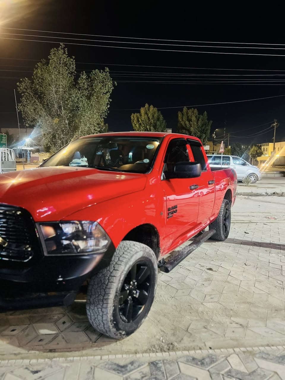 سياره كلشي ما عرف بيه.   فقط رصعات وشخوط.  ضرره بسيط  جدا.   موديل. 22.    

بيع مستعجل 
  190 $ ً

وتساب فقط. 
 ***********
