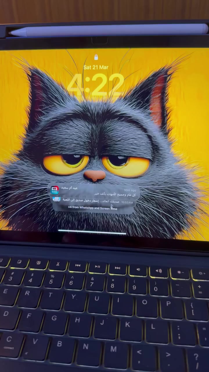 ⸻

للبيع: iPad 11 A16 مع ملحقاته
 • الموديل: iPad 11 A16
 • الحالة: ممتازة، البطارية 98%
 • الملحقات:
 • ماجك كيبورد بسعر 65,000 د.ع
 • قلم عادي (غير أصلي)
 • الضمان: ضمان ماستر
 • الاستخدام: خفيف جداً، فقط لمشاهدة الأفلام
فقط بي زلغتين صغار ممبينات موضحهن بالصوره من وره القلم يعني مال قلم لا ضربه ولا شي والباقي شخطه وحده ما بي نضيف ١٠٠٪؜

💰 السعر: كلهن ب450 الف  وبي مجال شويه والي يريد بس الايباد بدون القلم والكيبورد سعر اخر براحته 
📍 الموقع: بغداد المشتل 

للاستفسار أو التواصل: [رقم الهاتف أو واتساب] ***********
