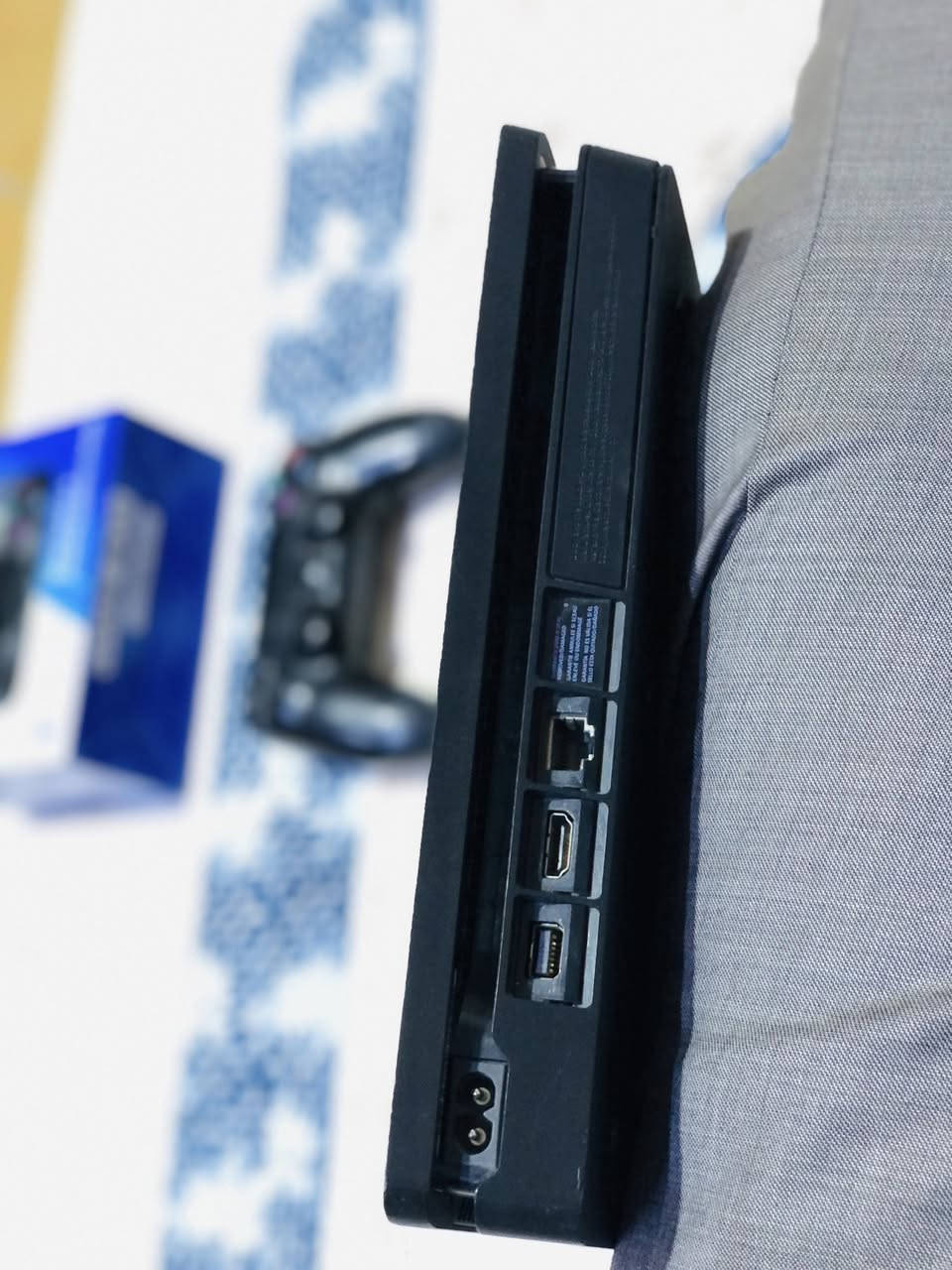 بلي فور مهكر 1 تيرا
بلي فور مهكر ذاكره 1 تيرا لوك ستيكر ماداخل تصليح 
نضام 12.52
كامل ملحقاته يده الاصليه مالته ويده ثانيه اشتريتها قبل يومين حتا بعدني ما رابطها ع البلي 
وسماعه كيمنك محيطيه واير لس 
بي ١٣ لعبه كلهن قويات ومترجمه ومدبلجه 
نضافه الجهاز 100%
ومنصب عليه برنامج تنزل العاب من التليفون وتنقلها للبلي 
سعر 320 وبي مجال 
مكاني البصره حيانيه

0778 283 3410
