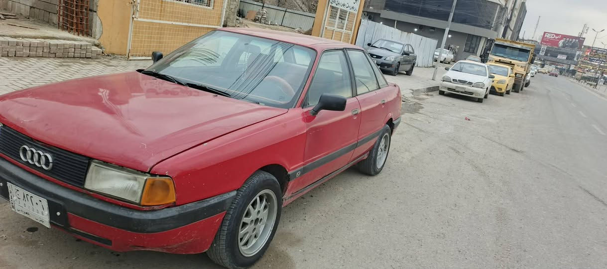 سياره اودي للبيع مكينه صرف نفخ طخم تايه جديد طخم ينراده ربل بس السعر ٢٥ وبيه مجال ***********  ***********
