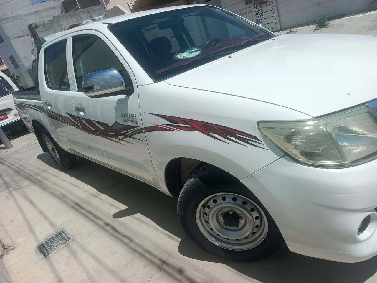 مرزێ بۆفرۆشتن 2014بۆنیدەکەی بۆیاخە 
سەنوی 2030تازەیە تحویلو خەرامە بەشەرت
مکینەی نەکراوەتەوە پاو جوانە زۆر 166ڕۆیشتوە
سعری 185گڵاو معملە شوێن کەلار
***********
