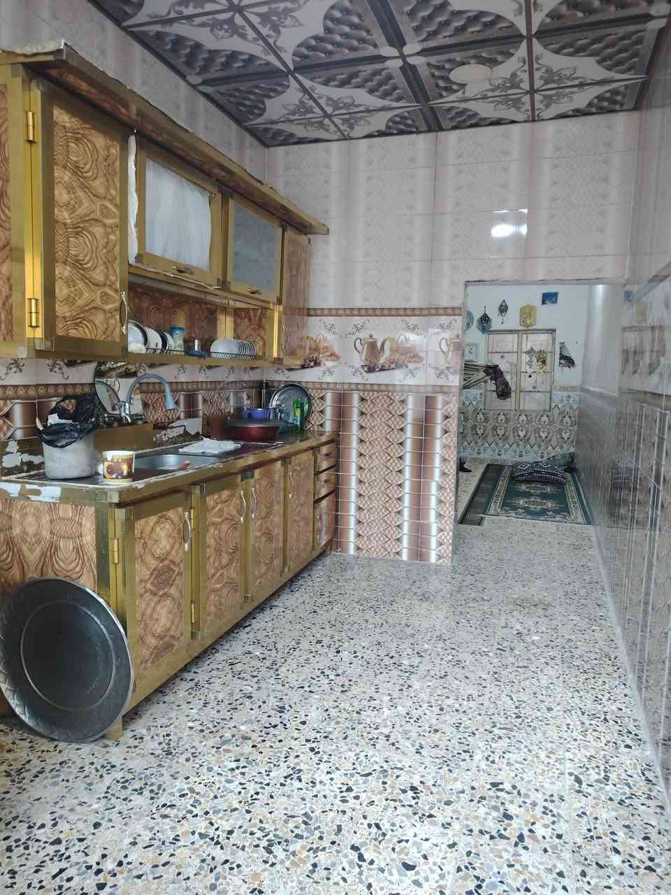 بيت 120 متر للبيع طابو صرف حي الثورة
يحتوي على استقبال 3 *6.5 وصالة 5 *4 غرفتين 3*5
ومطبخ 2.5 *4 وتخاريج داخليه وخارجية الاستفسار ***********
