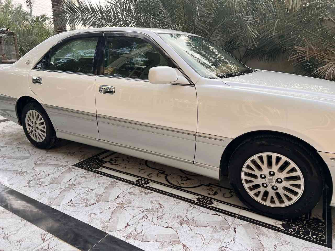 سلام عليكم
البيع
ملكه موديل2002
رقم بصره بسمي سنويه 2027
قرار 48 مكفوله كفاله عامه 
فول فول مواصفات 
تبريد قطعتين 
لايت اوتو 
اربع دكم 
شاصي 75
كشن جلد 
برده خلفيه 
السياره عادي ومحدثه كرستال خارج وداخل 
مري شفط  
تخم تاير جديد + باتري جديد 
لايت زنون بلاد 
دبل شاشه 
اشاره لكزز
سياره مال جناي واستخدام شخصي 
السعر 155 وبيه مجال للشراي 
رقم الهاتف ***********
