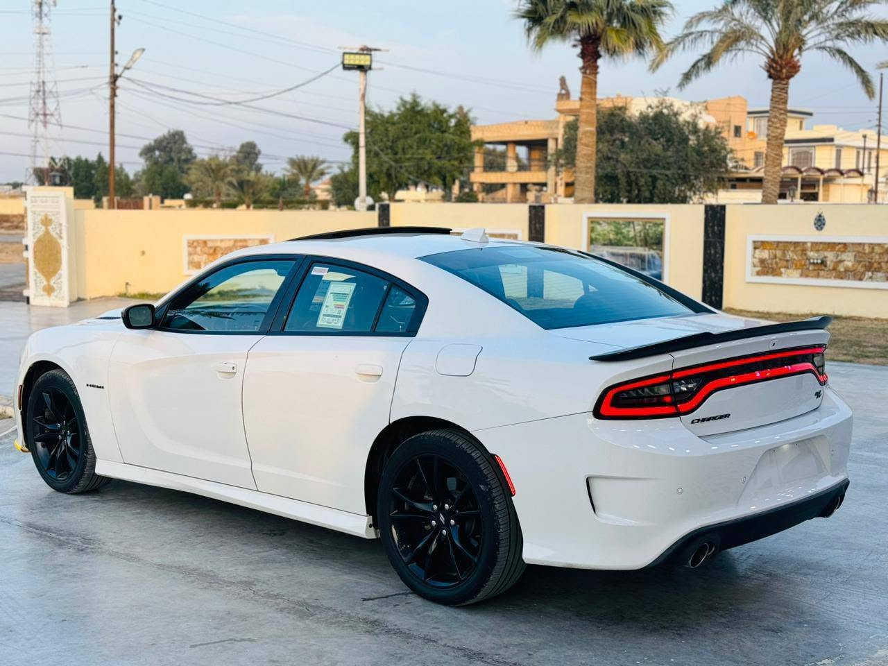 #صاروخ_مفول_بسعر_النترا

دوج جارجر للبيع موديل 2022 ارتي ماكس /RT 5700
 
حادثه جاملغ وبنيد مقدمه شاصي ايسر  سحب + مقدمه لغده معمره

بيه صبغ نص جاملغ وبنيد فقط. 
مواصفات سياره ارتي ماكس فول مواصفات عدا الرادار الامامي 
فول فتحه 
كشنات تدفئه تبريد جلد حضن 
مري قلاب رادار تعتيم 
رادار جانبي 
خزن كشنات 
شاشه كار بلي 
سياره جاهزه 
حجر بيئة مرجعة بلاد 
منظومة تبريد جديده 
مير ومحرك مكفولات 
عليها منظومة غاز. يعني تنسه الدونز والصرف 
السياره ماشيه 47 الف ميل قابل للزياده 
تخم تاير جديد خلفي 315 
امامي 275

تخم ويل جديد 
وما داخله لا حلبه سباق ولا تفحيط

مكاني فلوجة

#السعر_

***********
