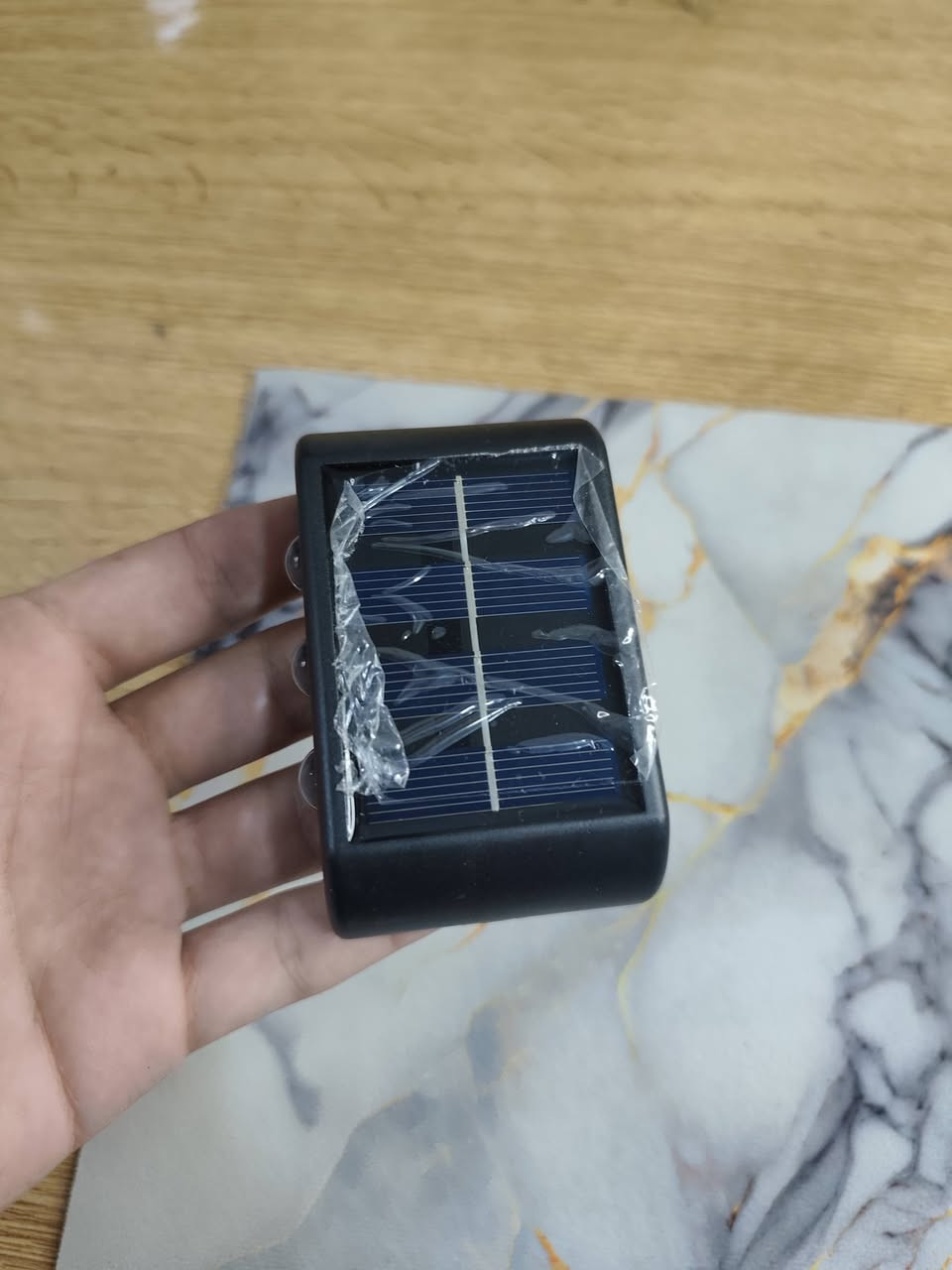 اضاءة جدارية بالطاقة الشمسية (6 ليدات بإضاءة دافئة)اقتصادية 100% تشحن وتشتغل بالطاقة الشمسية، ما تحتاج أي وايرات
 الباكيت بي قطعتين 
سعر الباكيت 6 متوفر توصيل لجميع المحافظات


**إذا كنت صاحب هذا الإعلان وتريد حذفه لأي سبب، رجاءا أرسل رسالة إلى الدعم الفني**