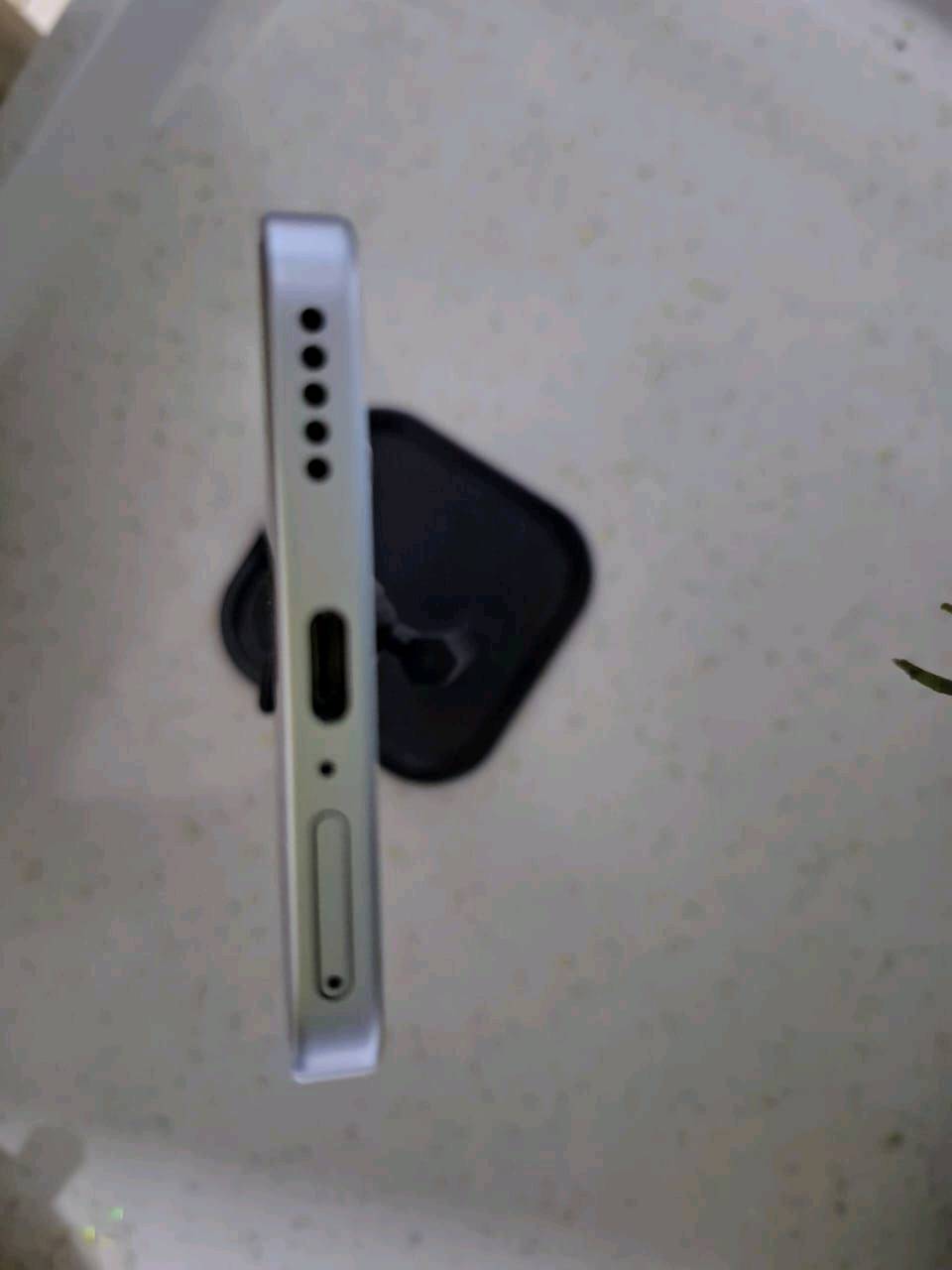 
⚪ هونر 400 العادي Honor 400 

⚫ ذاكرة 512 GB ▫️ رام 12 

⚪ بطارية 6000 mAh ▪️تدعم الشحن السريع 80 واط 

⚫ اللون الفضي 

⚪ المعالج snapdragon 7 gen3

⚫ يدعم شريحتين سيمكارت + يدعم 5g

⚪ شاشة Amoled ▪️ حجم 6.55 انج ▪️ تدعم ال120 هرتز

⚫كاميرا خلفية بدقة 200 ميكا بكسل ▫️ الفيديو 4k 30 فريم او 1080، 60 فريم

⚪ الجهاز خدش مابي، وضمان يوم كامل 〰️ملحقاته كاملة〰️ مع كڤرين شفافه 

⚫ مكفول من التصليح والتبديل▫️نضافة 💯 

🟢 السعر:     400،000 (400 الف) بي مجال بسيط

📍 مكاني بغداد السيدية (ماعندي توصيل)

📱 رقمي واتساب   ***********