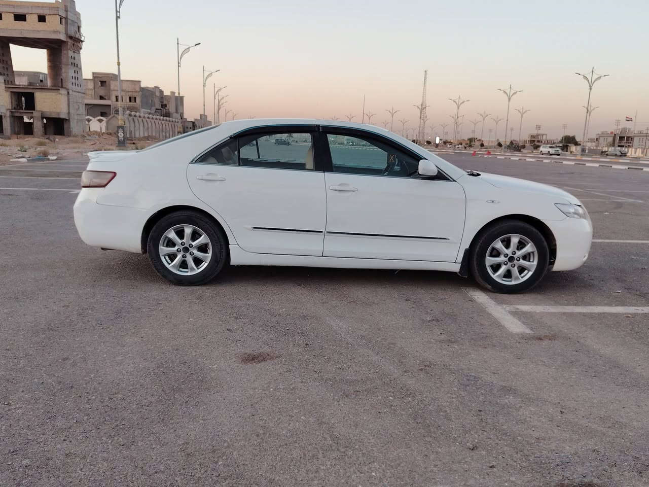 سلام عليكم كامري 2008 خليجي فول مواصفات واحد عله واحد كامره خلفيه شاشه فتحه كشنات كهرباي تبريد شغال حداديه كفاله كير محرك كفاله سياره اربعه سلندر الفين واربعميه تخم تاير ويلكم السيارة بيه ثلث قطع بدون دواخل سيارة بسمي تحويل مباشر السعر 91 وبيه مجال اتصال عل هذه الرقم ***********
