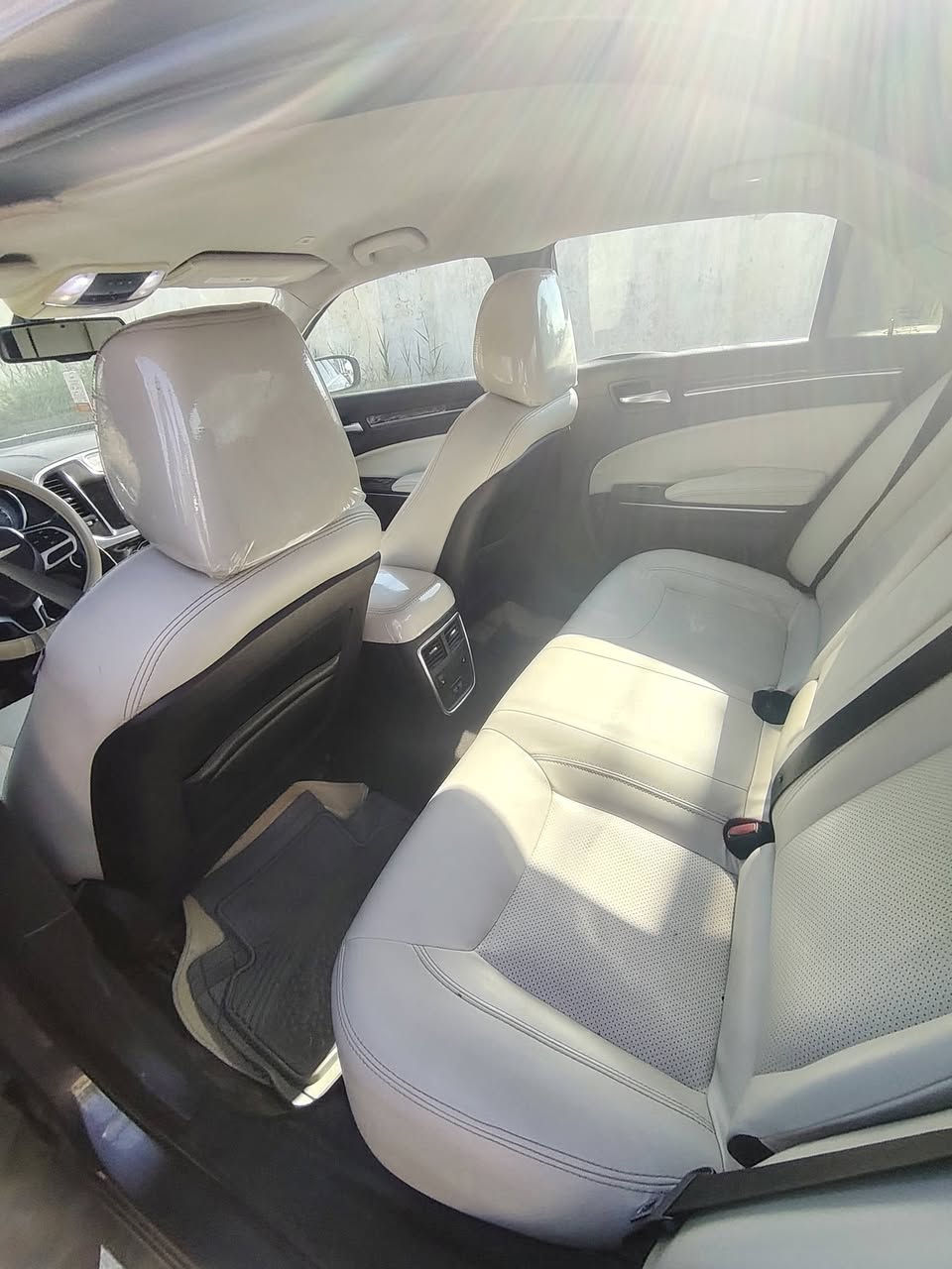 اوباما 2018 بيه قطعتين بدون دواخل السعر 205بيه مجال قليل للاستفسار *********** مكاني واسط الصويره
