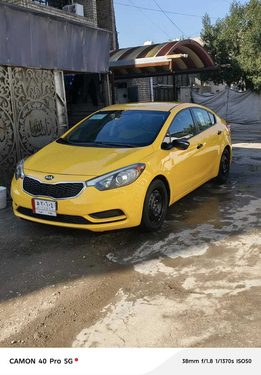 السلان عليكم فررتي ١٦ امريكي محرك ١٨٠٠ دوش سيارة جديده بعني الكلمة  ماشية ٨٦ حقيقي السيارة ليبل واحد بدون ايدباك بدون تبديل السعر ١٢٢ ورقة وبيه مجال للشراي 
مكاني بغداد الزعفرانية ***********
