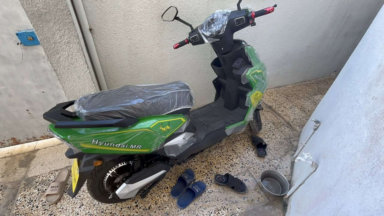 السلام عليكم دراجه شحن سكنس جبلي 6بطاريات الدراجه جديده ونظيفه حيل وماطالع بيهاا غير 7 مرات شاحنه جديده وخوذه ايضاً جديده 
(عنوان حي الميثاق) إذا شراي اتصل عله الرقم وتدلل لاين ماجاوب اي تعليق رقم الهاتف او الواتساب ***********
