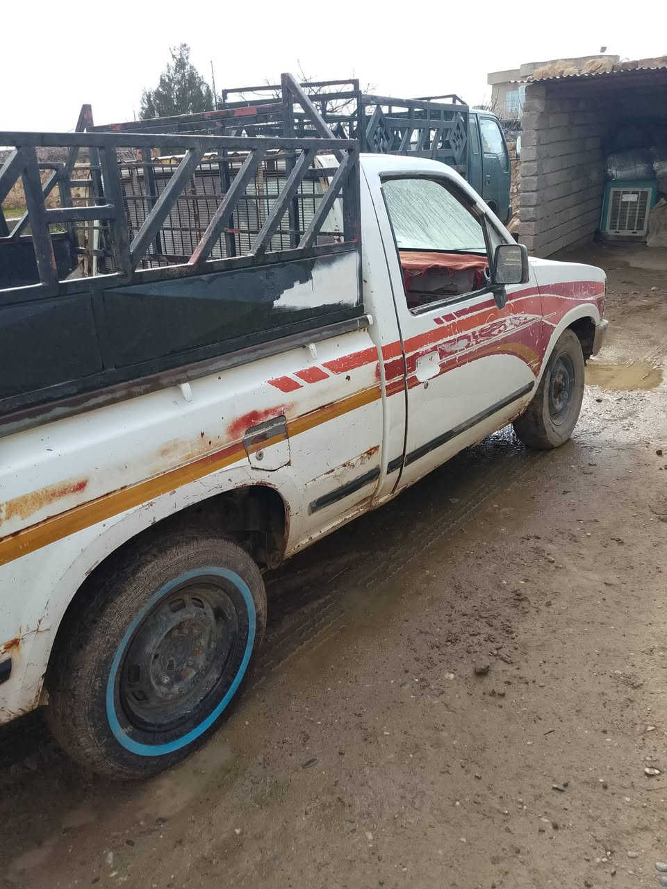 للبيع سياره نيسان موديل 91 رقم نينوه تواير جديده محرك نضيف حداديه نضيفه مال شقل اسعر13ورقه وبي مجال الستفسار على هاذه ارقم***********
