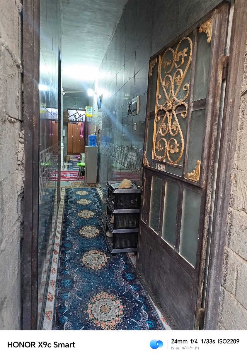 بيت مساحه 100متر نظيف المشروع الفرع المقابل افران ابو حوراء ٥بيت عن الشارع مي مجاري كهرباء السعر 63الاتصال على الرقم ***********
