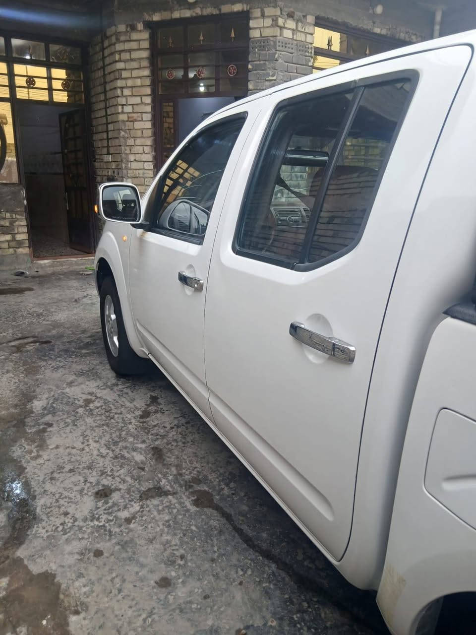 سلام عليكم نيفاره ٢٠١٣ سياره نضيفه رقم بغداد مكفوله مكان بغداد ***********
