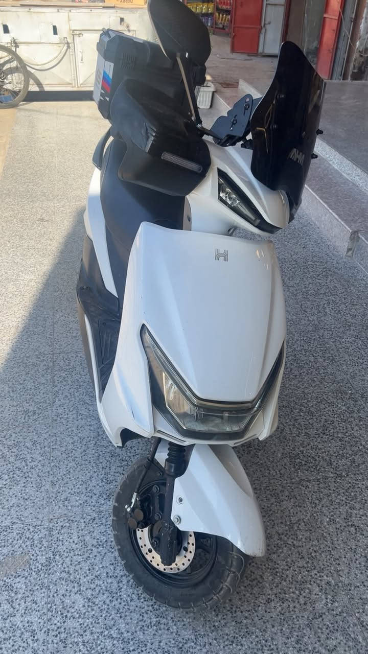 للبيع
🚲 دراجة شحن كهربائية “فضائي” للبيع

* 🔋 بطارية 6 وحدات، كلها جديدات مبدلات قبل شهر

* 🛞 تخم تايرات جديد

* 🛑 بريك دسك أمامي وخلفي (عنبار)

* 💡 لايت أمامي قوي (عالي وواطي)

* ⚙️ دبلات جديدة

*      حالة الكفرات 85%

* 🎒 وياها جنطة GS + إكسسوارات كاملة

* 🔌 شاحنة أصلية رقمية

* ⚡ السرعة:

    * بالشاشة توصل 56

    * وبالتطبيق (ويز) توصل 60

* ⚙️ بيها 3 سرعات

* 📱 منفذ USB لشحن الموبايل (15 واط)

السعر 700 الف وبيها مجال بسيط 

⸻

اتصال فقط ***********

📍 الدراجة نظيفة وما تحتاج شي، جاهزة للاستخدام
