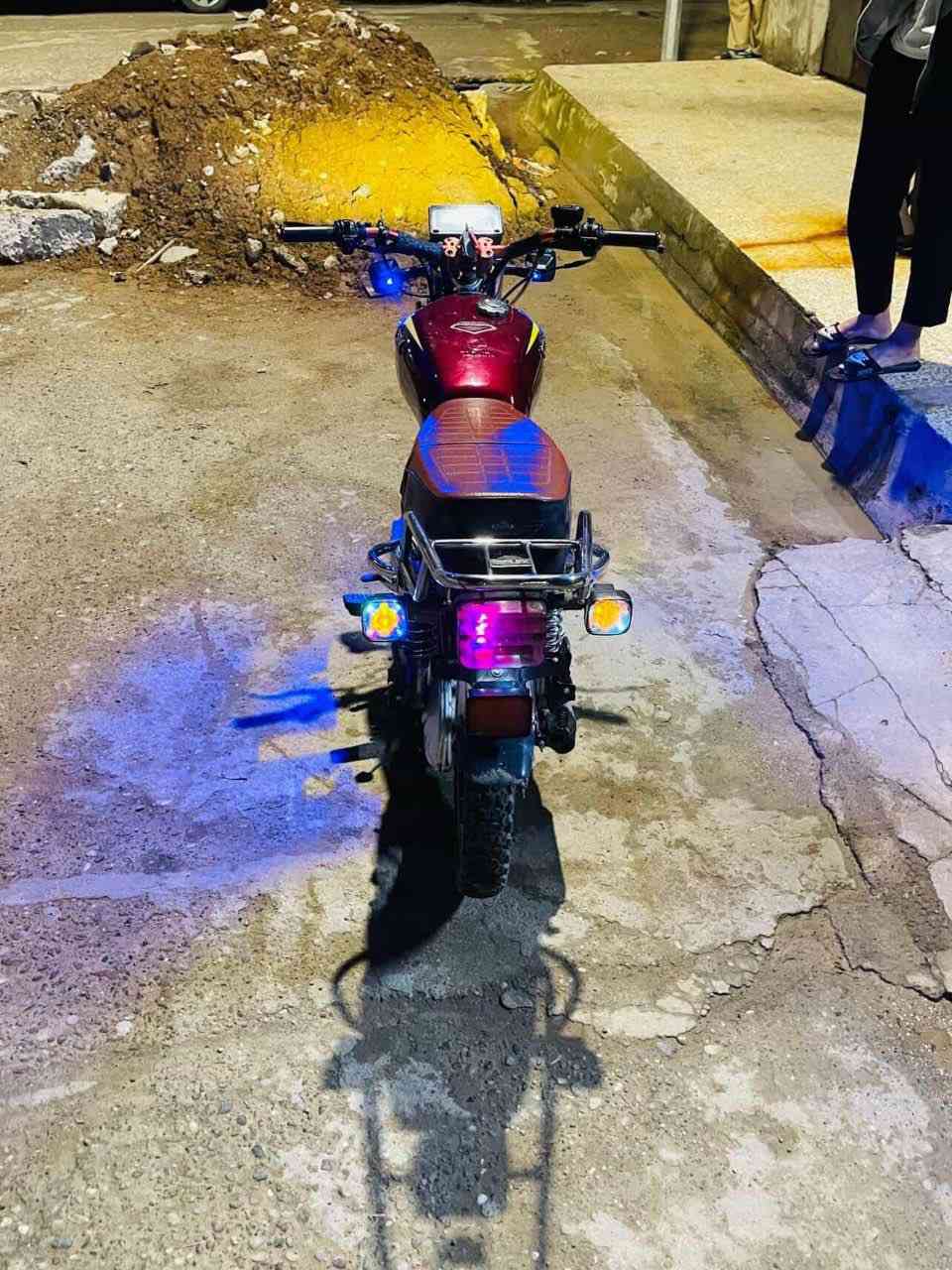 السلام عليكم دراجة للبيع موديل 2023 محرك 150 محرك شرط مامفتوح كلشي على وضع الشركة السعر 650وبي مجال***********واتساب
