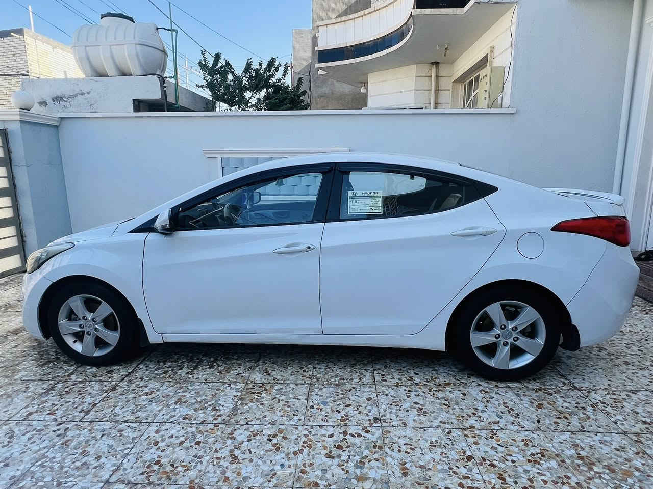 السلام عليكم
النترا موديل 2013 رقم بغداد كفاله عامه ماعده الدوسات صبغ 

رقم بغداد الدولي السياره بسمنا سنوية جديده لل 2032 هزة جديده مكينة 1600 دوش كفاله كير كفاله 
شاشة 
كامرا دواره 
تحكم ستيرن 
منظومة زينون 
3 انظمة قيادة 

السعر 112 وبيهة مجال 
ديالى خان بني سعد 

‭0772 666 0792‬
