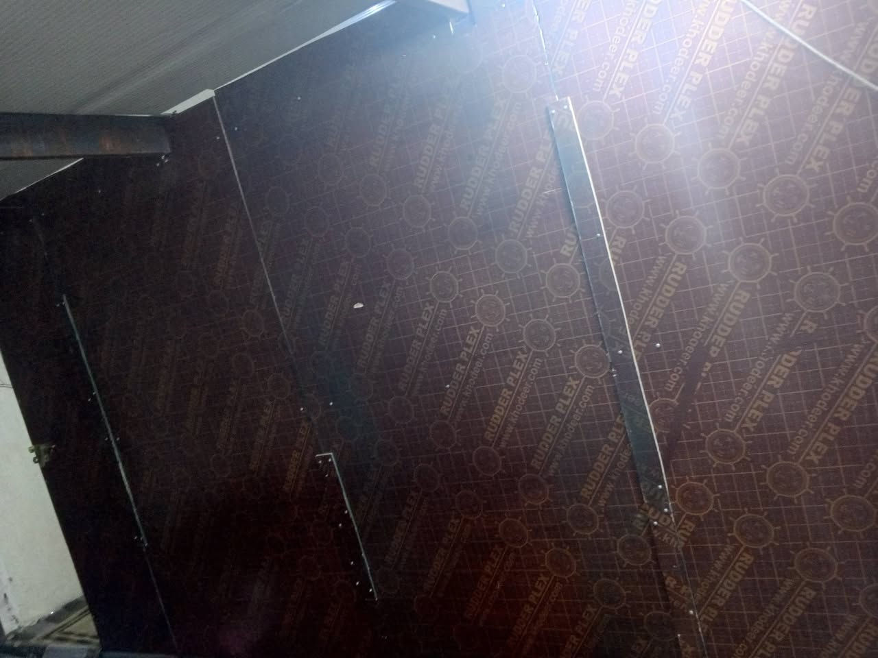 سلام عليكم عندي هاذ القاطع مال غرفه جديد ورايده للبيع اني مسوي ب 400 ونهايته ب 300 استفسار خاص ومراسله واتساب ***********
