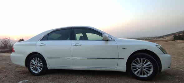 شاهینە 2006سپی
دوو دووگمە
بەسمە ڕەساسی
دەعم و لێدراوی نیە
ناو زەرد
لایت ناوچەی کوێر
***********
