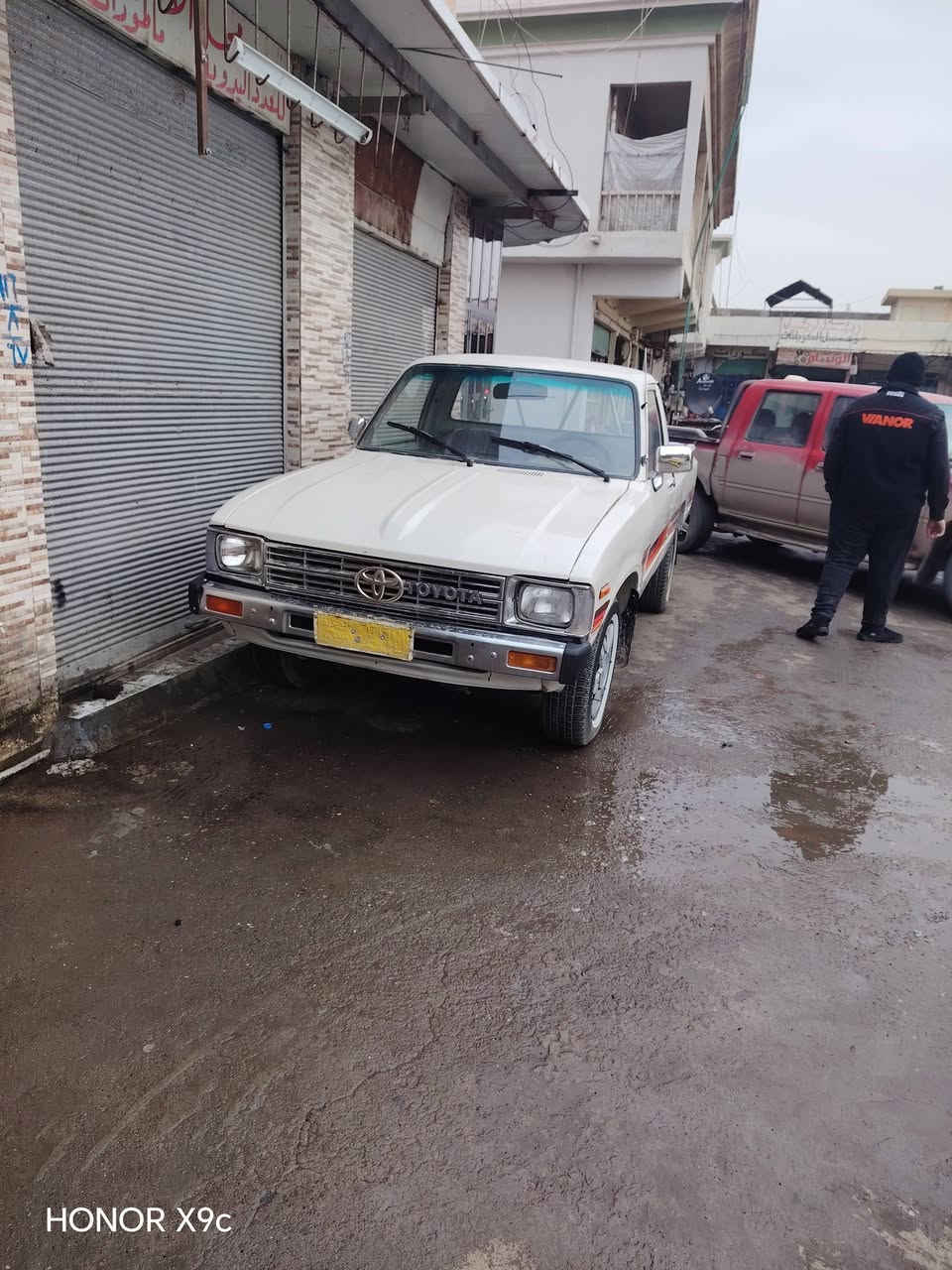 سياره موديل 82 حداديه صبغ عام محرك معمر جديد شرط التحويل سعرها مناسب***********
