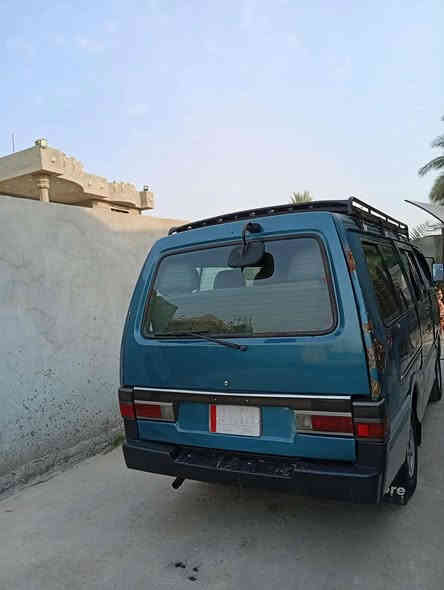 السلام عليكم كيا بستا سياره خير من الله سياره كير محرك جديد تخم تاير موديل 95 بغداد المالني سياره بسمي السعر 45 رقم الهاتف ***********
