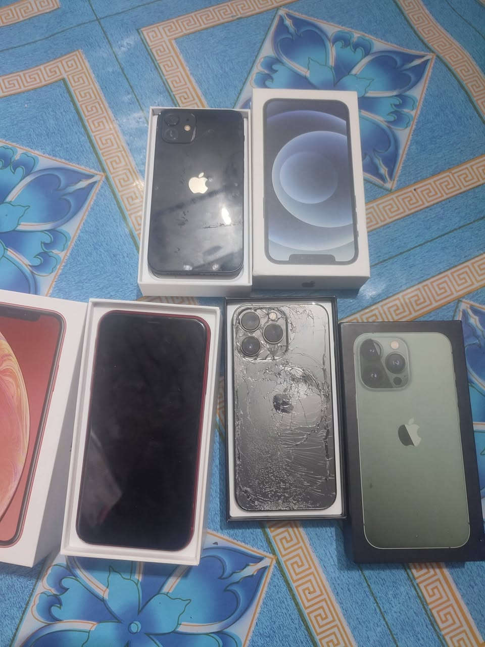 12 عادي شاشته مفلشه وطافيه
ذكرته 128 بطاريته  هم يرد تبدله
13 برو فقط ذكرته 256 يحتاج شاشه وضهر 
اكس ار شاشه ضهر مضروبات شغال مفمرت مقفول 
بيع شلع وقفل 200 قفل  نهايتهم أو مروس


**إذا كنت صاحب هذا الإعلان وتريد حذفه لأي سبب، رجاءا أرسل رسالة إلى الدعم الفني**