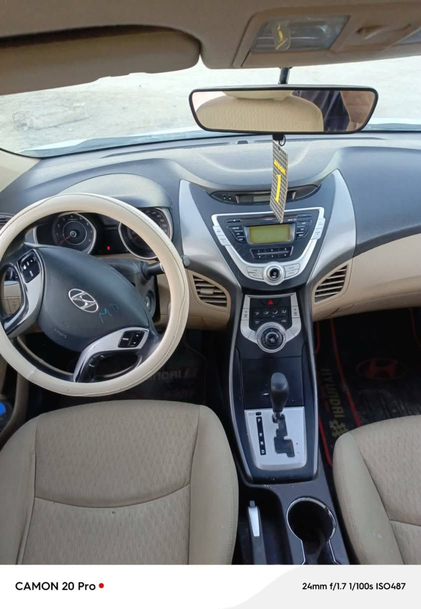 سلام عليكم 
النترا موديل 2012 خليجي
رقم بغداد دولي 
بيها 3 قطع صبغ 
مكينه 1800 خليجي 
كير مكينه تبريد كله جديد
تخم تاير 
السعر 93 وبيها مجال 
مكاني بابل الهاشميه 
***********
