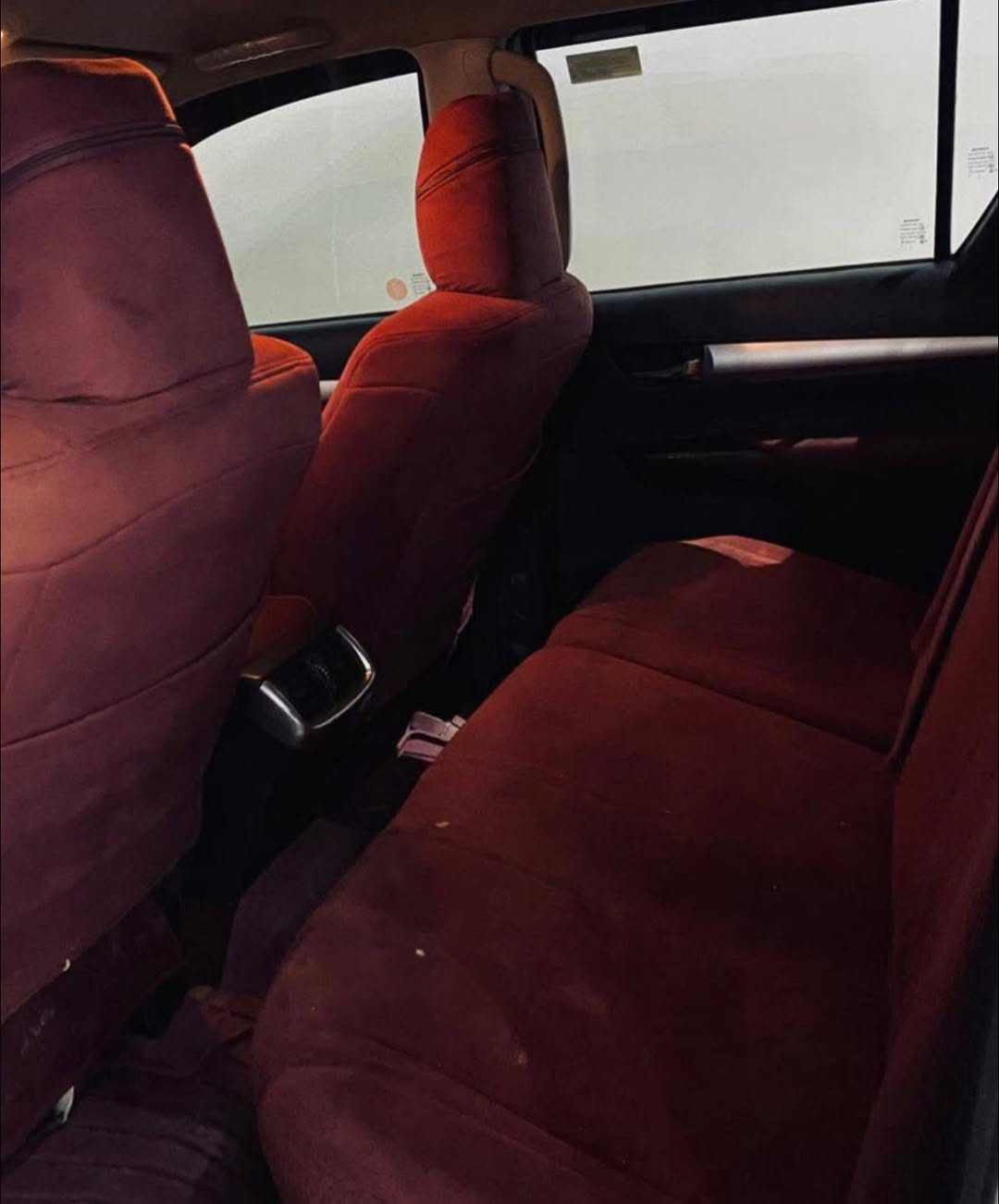 ئۆتۆمبێل؛ تویوتا هایلوکس 2020 

لۆک بێ بۆیاغ 
تەنها 100000 km ڕۆیشتوە 

ســــعر $ یەک کۆمێنـت بکە راســـتەوخۆ بــۆ دێـــت🟢

هیچ هیچی نیە
 چوار تایەی لۆکی لەژێرە 
تەحویل و بەناو کردن بەشەرتە 
 گێڕ حادی گێڕ و مەکینە بەشەرت بەنزینە

ژمارەی خاوەن سەیارە👈: ***********
