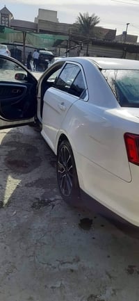 للبيع فورد تورس موديل 2018 رقم بغداد . مواصفات sel سلايت ،بصمه ،جلد ، ...