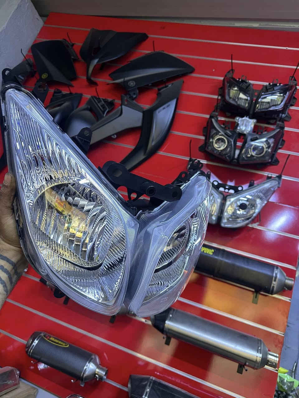 هلا بالشباب متوفر أدوات تيماكس كل الموديلات وشرط الأسعار الي تعجبكم وأي سلعه تأخذها مني ماتعجبك ترجع اهم شي عندي ارضاء الزبون شغله أبيعها احسبها لدراجتي قبل دراجتك 
أي شي تحتاجون اني بالخدمه مكاني حله وايضاً عندي صيانه من تجفيت وكهربائيات وفحص على الجهاز وبضمان 

عنواني حله سوق الدراجات قرب جسر الهنود  ومتوفر توصيل لكل المحافظات 
***********
