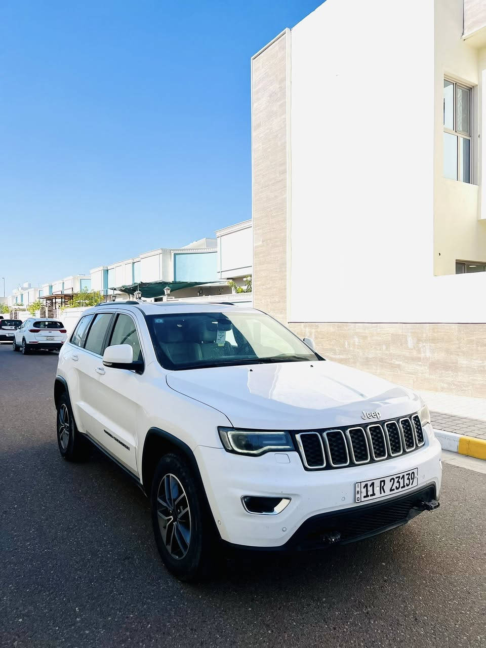 السلام عليكم للبيع فقط جيب كراند شيروكي فئة
الـ Laredo خليجي  مديل 2019مكفولة كفالة عامة ماعدا اربع اصابع pdrوسونرها مرفق با المنشور  داخل بيج كشنات جلد فتحة  تدفئة تبريد با المقاعد مقاعد كهرباء بصمة وبصمة ابواب فتحة 6وضعيات قيادة رادارات جانبية حساسات امامية خلفية توقف ذاتي وبقية المواصفات المعروفة رقم بغداد بأسمي تحويل ثاني يوم السيارة كلش جديدة بمعنى الكلمة ماشية76ألف مكاني بالبصرة

السعر 278. 
للستفسار اكثر اتصل: متواجد واتساب ***********

***********.
