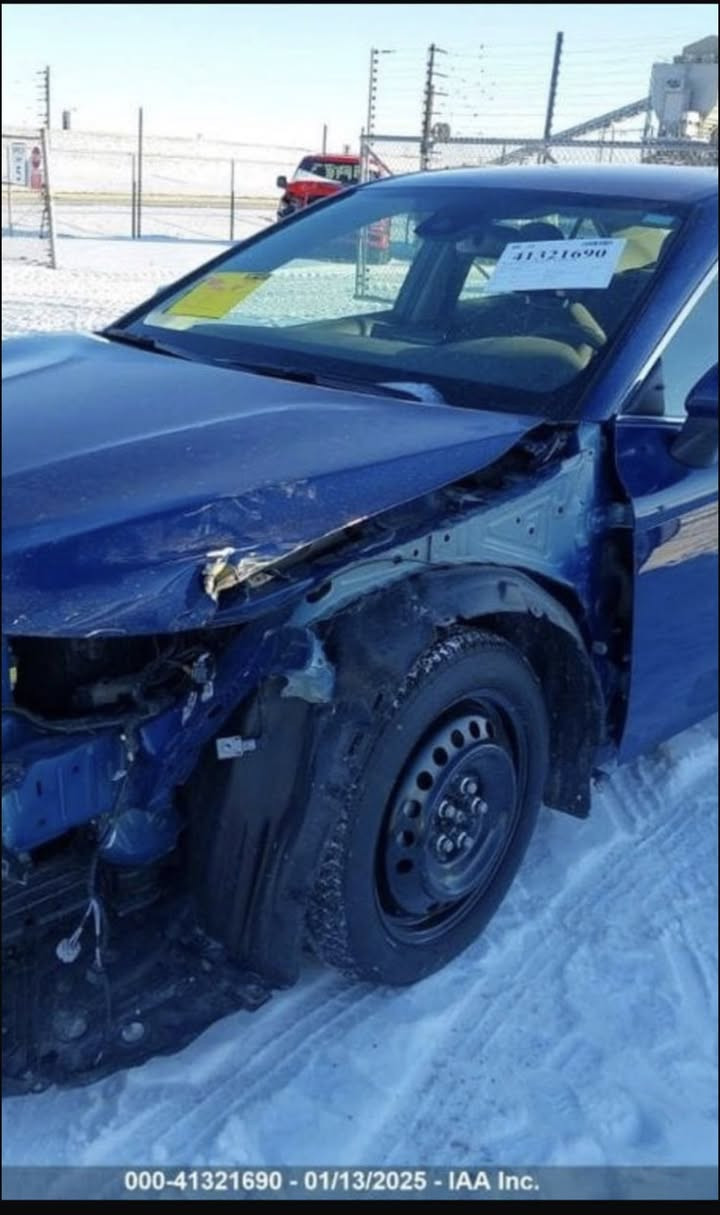 ⚠️ تحذيرررر  اربطو أحزمة الامان
تويوتا كامري 2023

 LE plas 
مواصفات المحسن
فول رادارات
فول عدى الفتحة
ماشيه 40ml
لون جويتي مميز 
تحويل /وكالة
ملاحظة /‼️‼️السياره حادث طفييف كلشششش قطعة وحده صبغ وشبر بالبنيد 
مكفولة من  ايرباكات والدواخل كلشي بالسيارة على وضع الشركة 0️⃣ زيرووو

سعر 210 وبيه مجال 
مكان السياره ديالى 
***********
