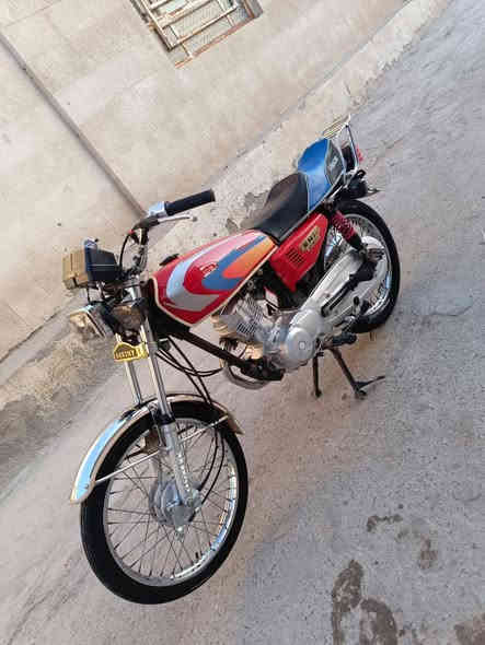 السلام عليكم دراجه نامه ادوات ادوات مكينه 19تعمير جدير20سعره 550وبيه مجال قليل بصره قضاء المدينه ***********
