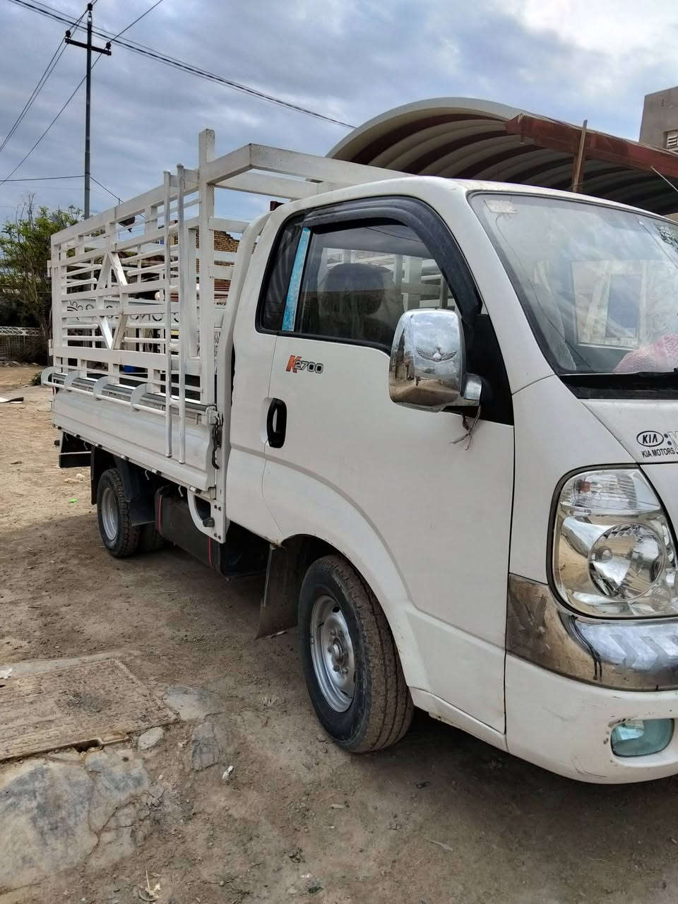 سلام عليكم عندي كيا مديل 2012رقم بابل نكليزي مكينه 2700مفتوح جاهزه للاخير عنواني  دوانيه قضاء المهناويه سعرها 100$وبيه مجال خابرني وتدلل ***********
