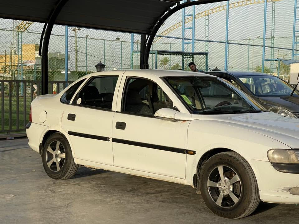 سلام عليكم ورحمة الله وبركاته 
أوبل ڤكترا 
موديل 1997
سياره جاهزه ونضيفه كلش كير عادي محرك كفاله  
صدر امامي خلفي تخم تاير جديده بمعنى الكلمه 
تبريد نقص فقط راديتر اما سياره جاهزه 
سعر سياره(٣٧) وبيه مجال 
رقم ***********
