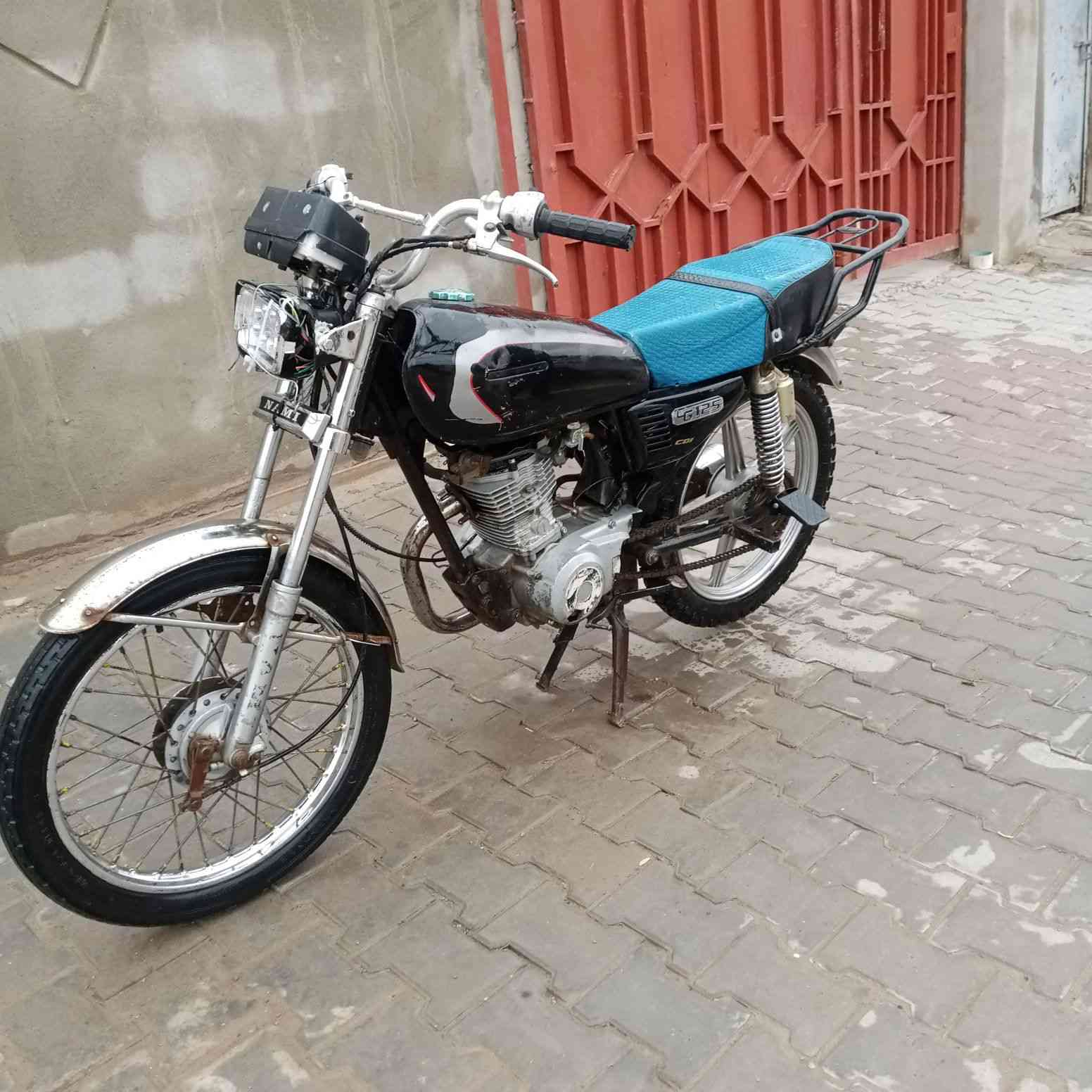 اسلام عليكم دراجه لبيع دراجه مابيها نقص 
السعر 225  وبيها مجال الي يريدهه يراسلني 
خاص اني حاضر


**إذا كنت صاحب هذا الإعلان وتريد حذفه لأي سبب، رجاءا أرسل رسالة إلى الدعم الفني**