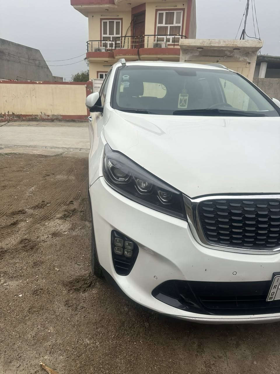 كيا سورنتو خليجي
رقم بغداد دولي

موديل 2018 شكل ال٢٠ 

لون ابيض

٦ سلندر ٧ راكب 

 بدون فتحة 

بصمتين: تشغيل وتقفيل 

الباب الخلفي كهرباء 

بردات خلفية اصلية 

كشنات ٢ كهرباء 

مري شفط مع القفل 

٤ أنظمة قيادة

تحكم استيرن فول 

حاكية : ابلوتوث: اوكس 

تبريد ٣ قطع  

اضواء ترحيب بليدات  

  

لد امامي وخلفي 

لايت زنون   

ماشية 163

كير ومكينة وصدر كفالة

السونار مرفق بالمنشور 

العنوان ديالى 

السعر   225 مال بيع  ***********
