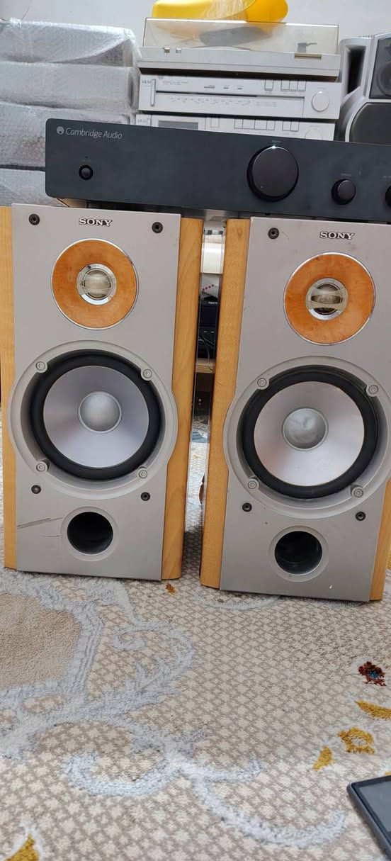 سلام عليكم  سماعات  سوني
6 اوم ارتفاع 40 عرض 20  صوت نقي جدا سعر للبيع  75 شامل التوصيل


**إذا كنت صاحب هذا الإعلان وتريد حذفه لأي سبب، رجاءا أرسل رسالة إلى الدعم الفني**