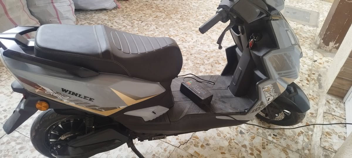 سلام عليكم
دراجه شحن سكنس 2026
حلوه ونظيفه 
سرعه ١٣٠.  ٣ سرعات
ست بطاريات ملف ٢٠٠٠ واط
للبيع مليون و٥٠ وبيه مجال 
الشراي مراسله عالرقم ***********
او ماسنجر
