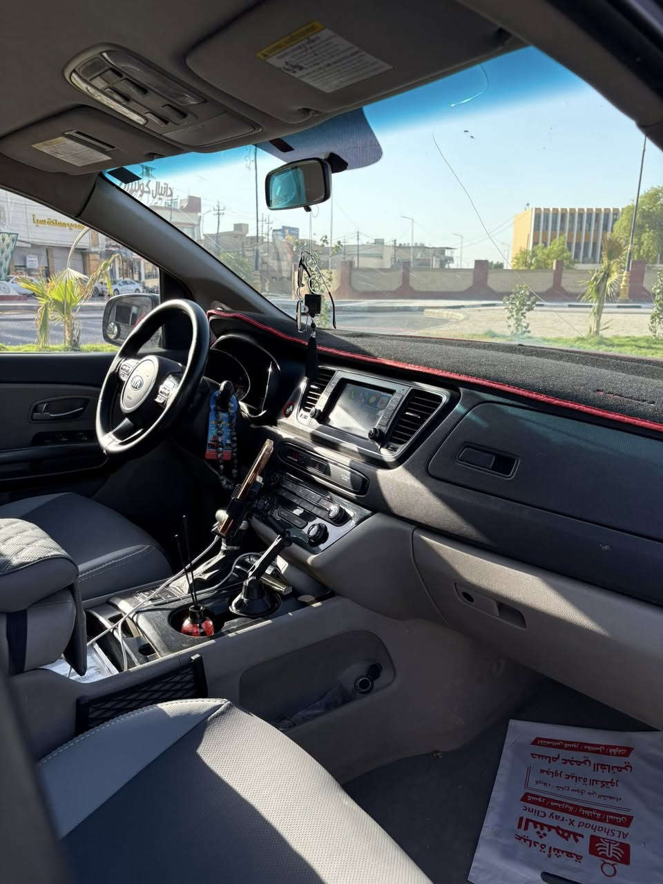 سيدونا ٢٠١٧  امريكي  حلوه ونضيفة بدون لا اتعبك او تتعبني شراي اتصل وبخدمتك 
سعر١٧٥$. وبيها مجال 
***********
