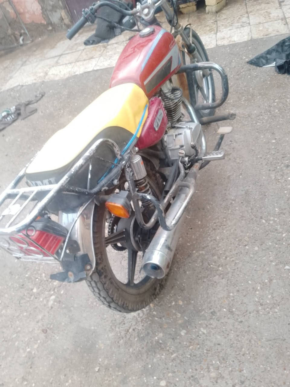 سلام عليكم سيفان 5كير 
شغاله سلف هندر كهربائيات 
بيها بدايت تبخير دخان
شي قليل اوراق ضايعه 
بكاني بغداد 250وبيها مجال
***********
