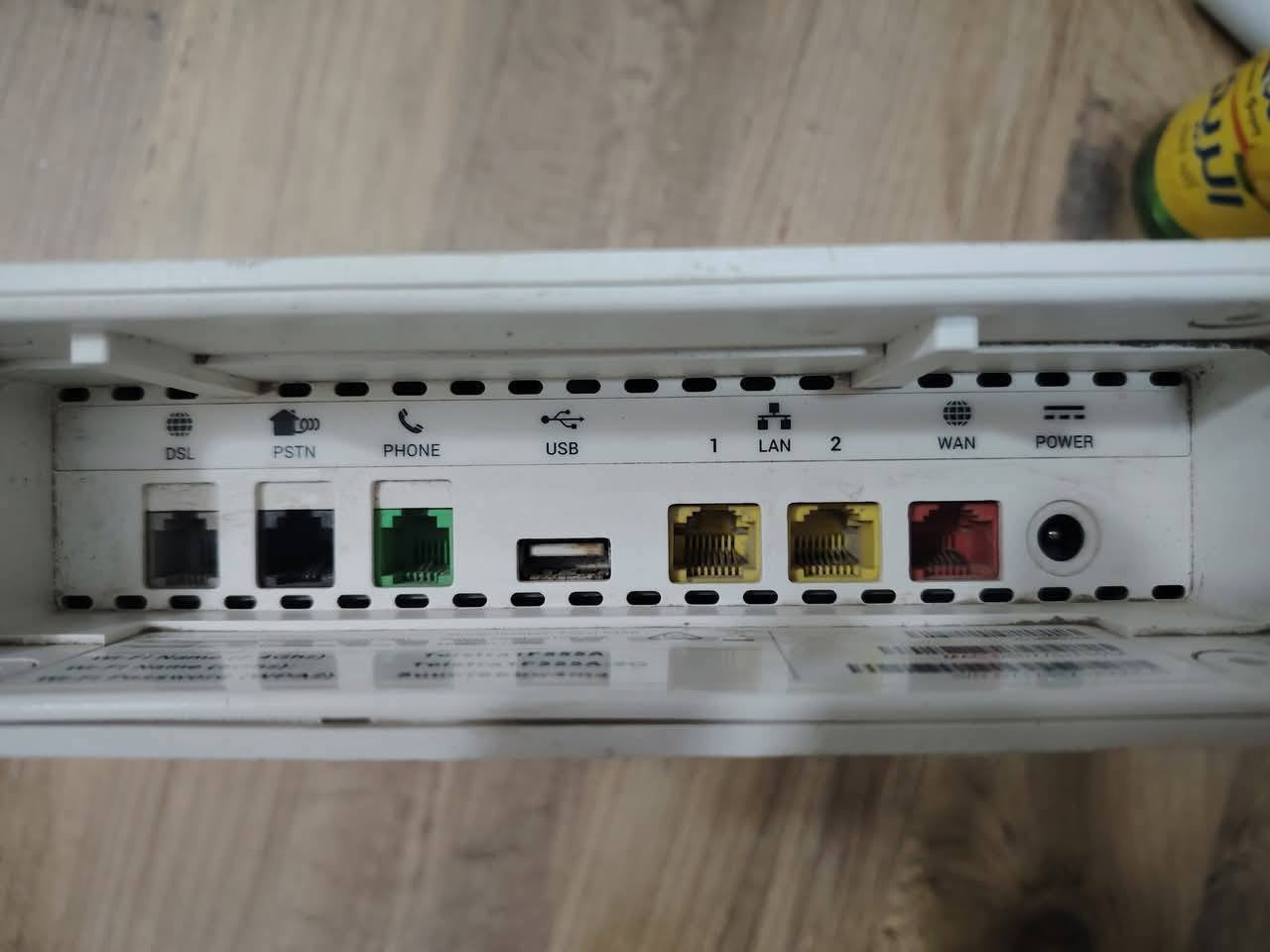 جهاز راوتر بهل شكل يدعم5GHZ و 2.4Ghz و منافذ هواي 18 الف مع توصيل


**إذا كنت صاحب هذا الإعلان وتريد حذفه لأي سبب، رجاءا أرسل رسالة إلى الدعم الفني**