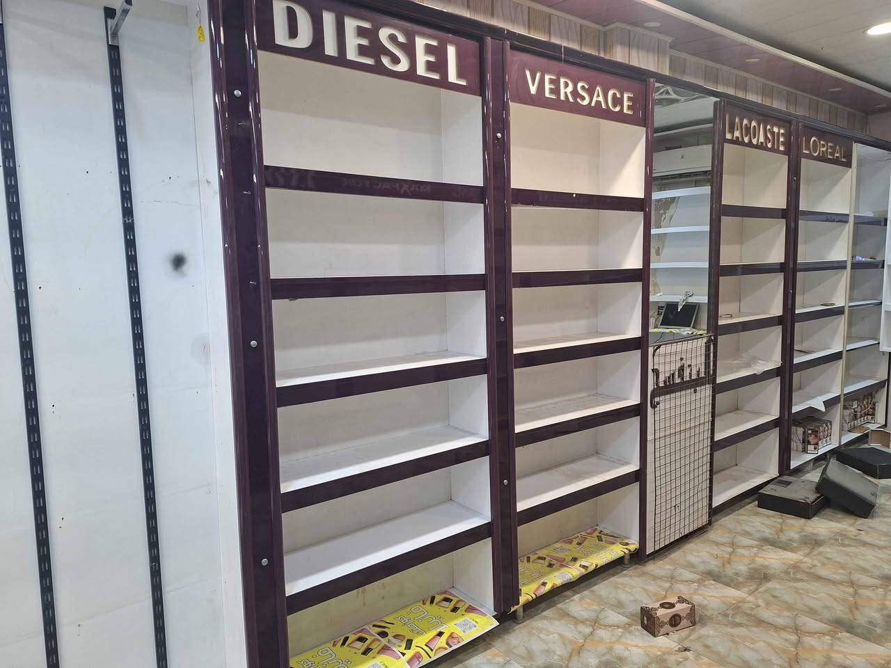 فاترينات ١٢ قطعه يكون ديكون كامل 
*********** عمارة, ميسان
