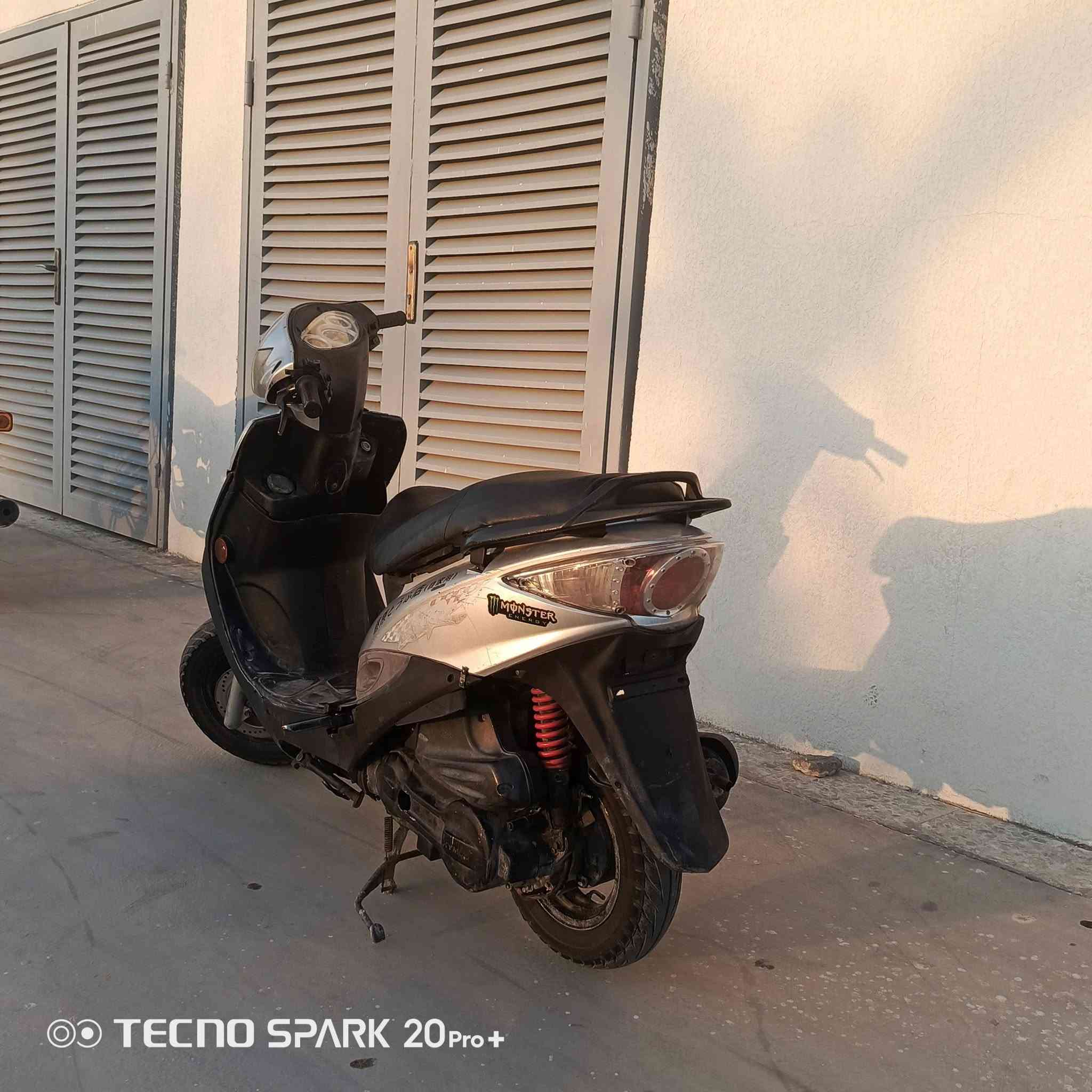 سلام عليكم دراجه كامكوG4 الدرجه نضيفه المحرك مفتوح الدرجه  تشتغل نكره سلف الكهربائية كلها شغاله السعر 400 وبيها مجال قليل المكان النجف حي النداء الرقم ***********
